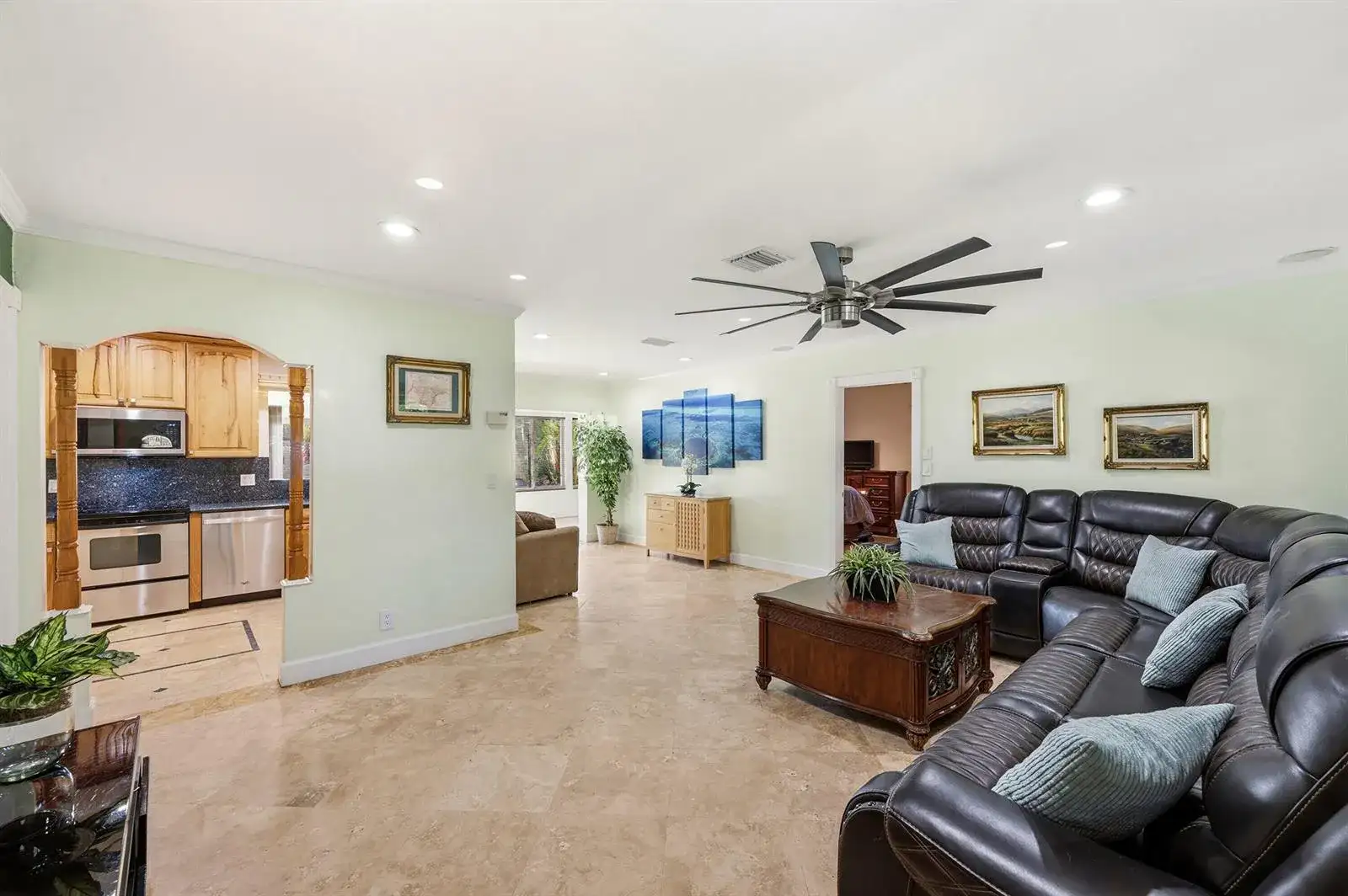 390 SE 12th Avenue, Pompano Beach FL 33060 photo 3