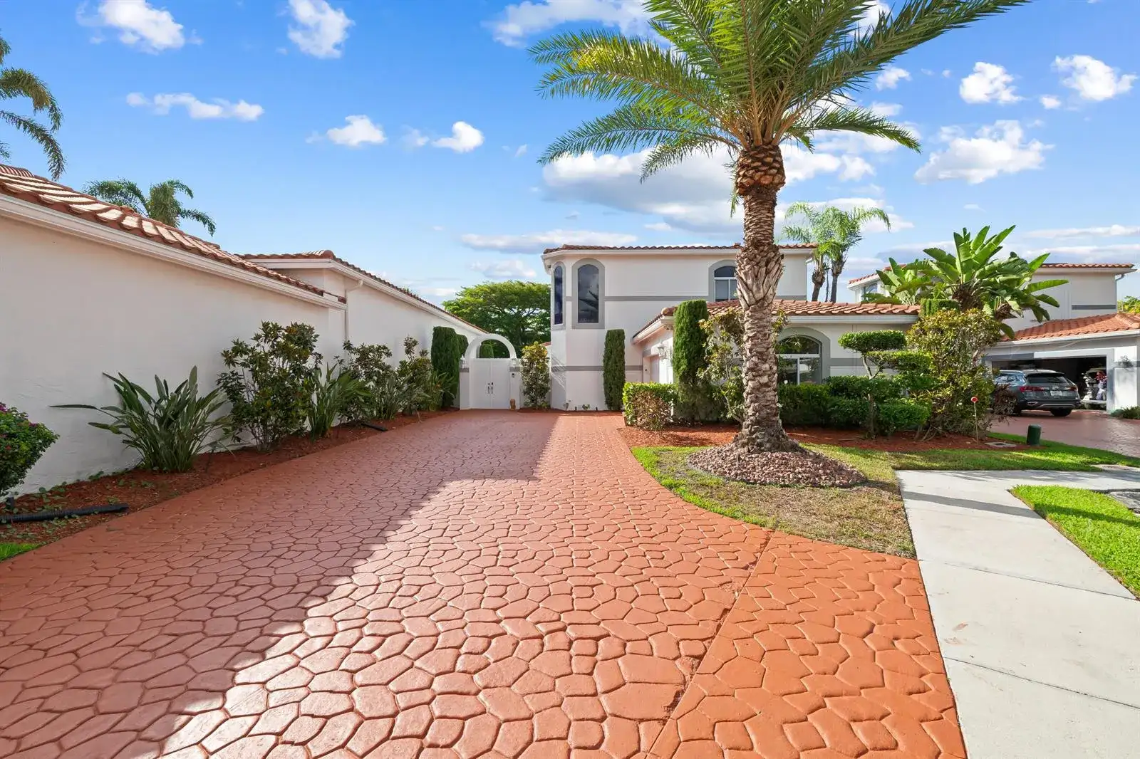 980 Bel Aire Drive West, Pembroke Pines FL 33027 photo 4