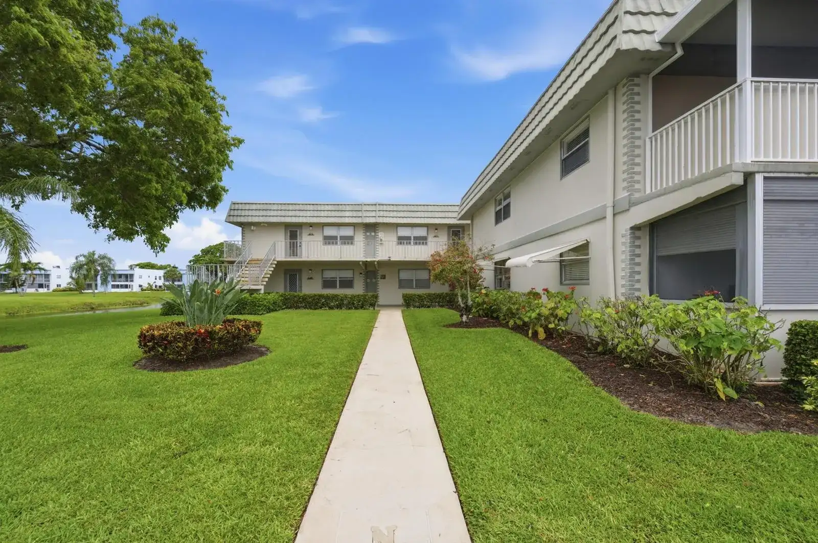 670 Monaco N, Delray Beach FL 33446 photo 2