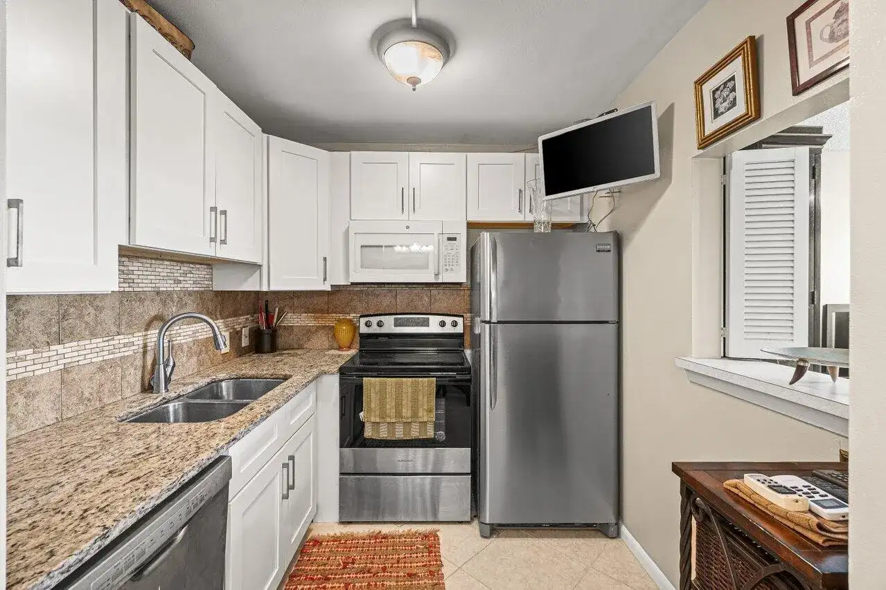 175 Suffolk E, Boca Raton FL 33434 photo 3