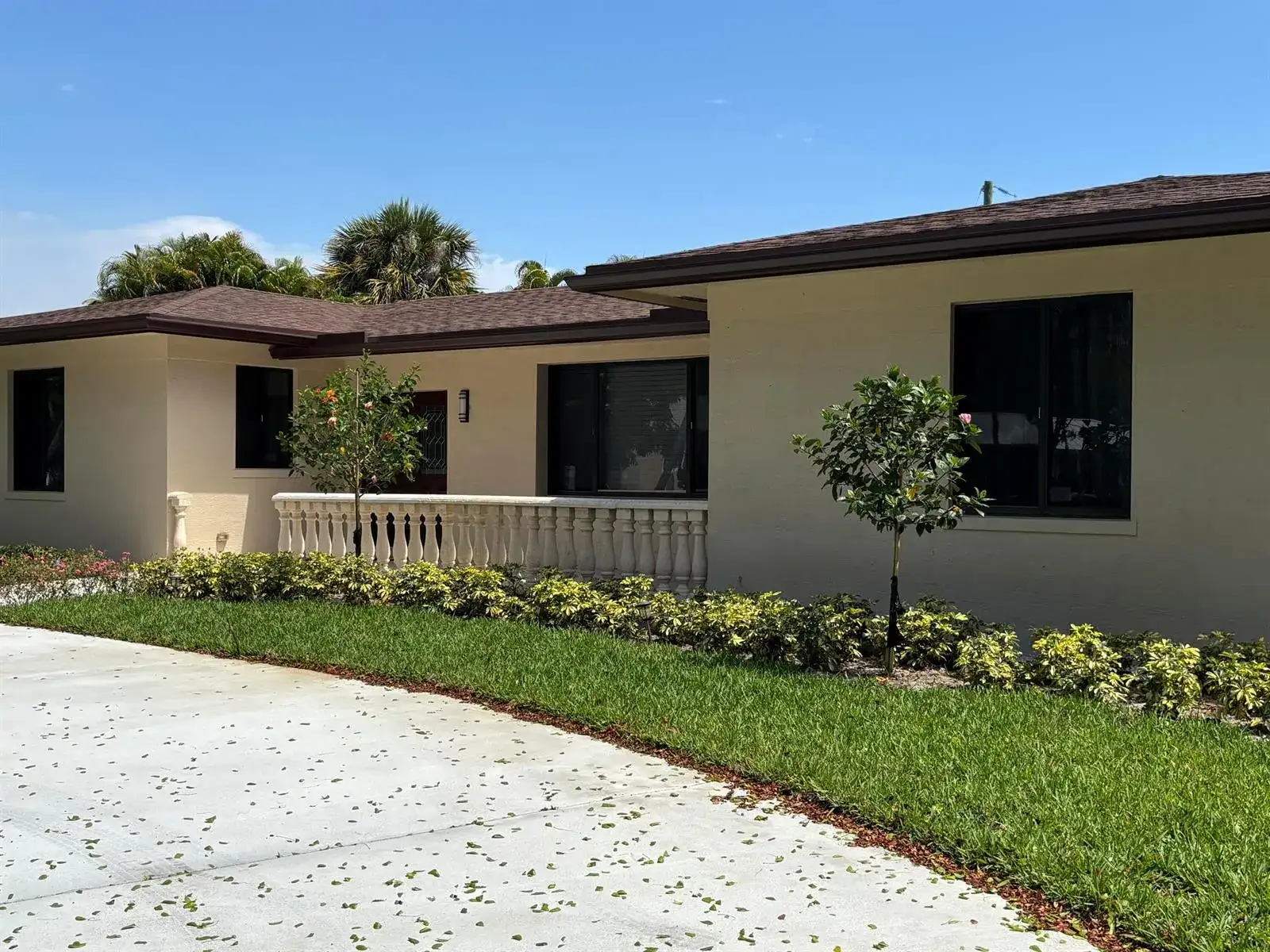 135 E Ilex Drive, Lake Park FL 33403 photo 2