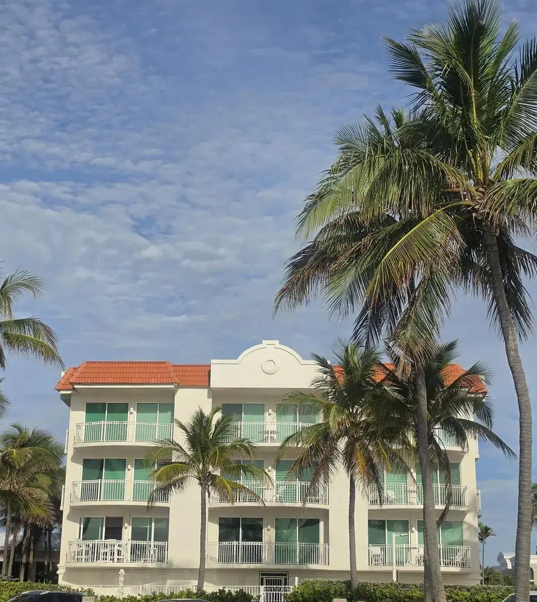 233 SE 21st Avenue # 101, Deerfield Beach FL 33441 photo 2