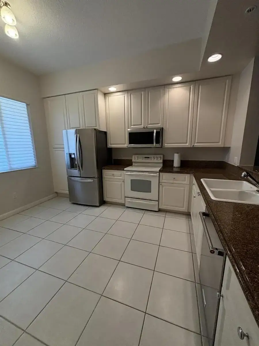 10 E Harbour Isle Dr Drive E # 302, Fort Pierce FL 34949 photo 3