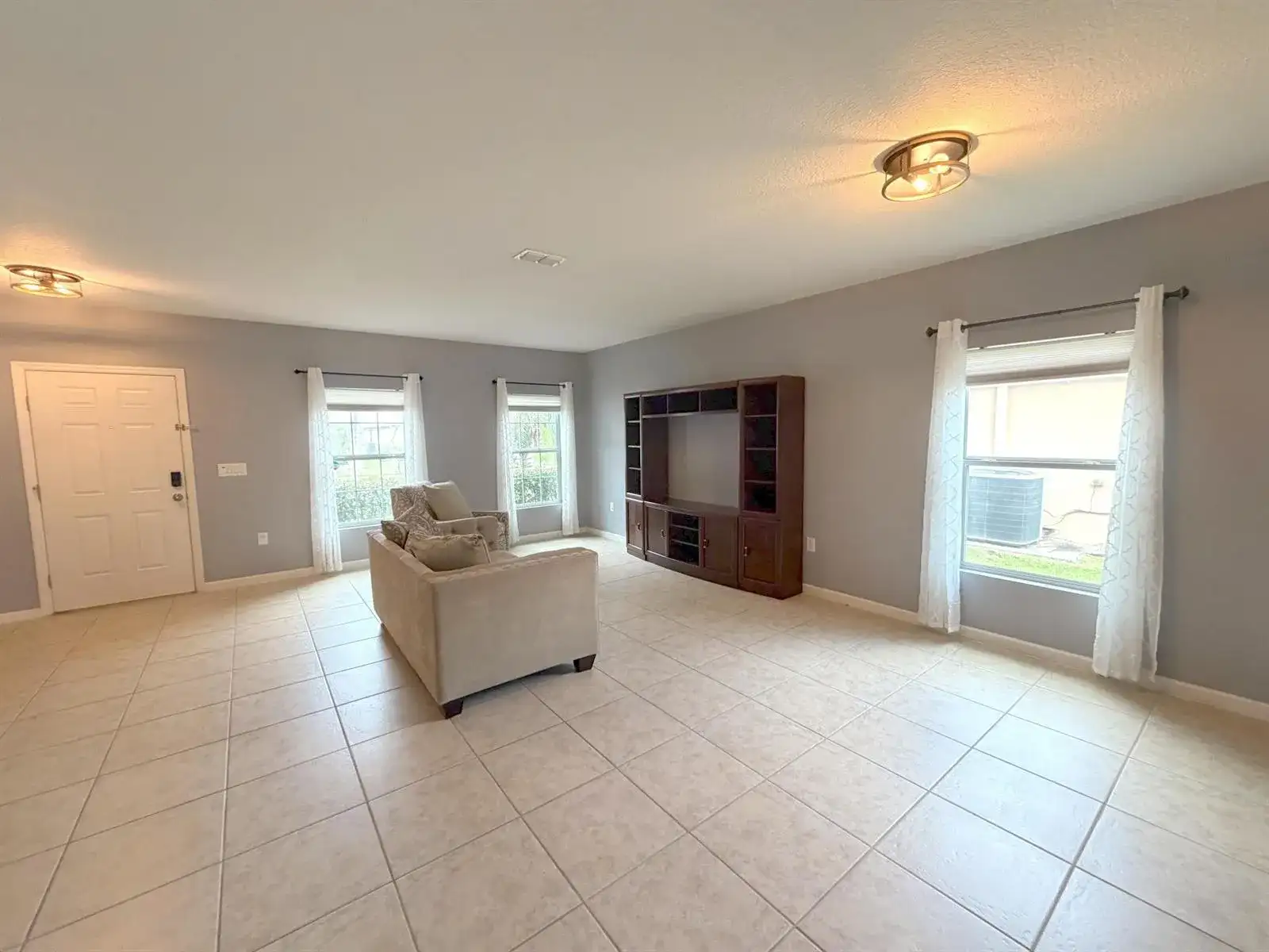 1269 SW Lexington Manor SW, Vero Beach FL 32962 photo 2