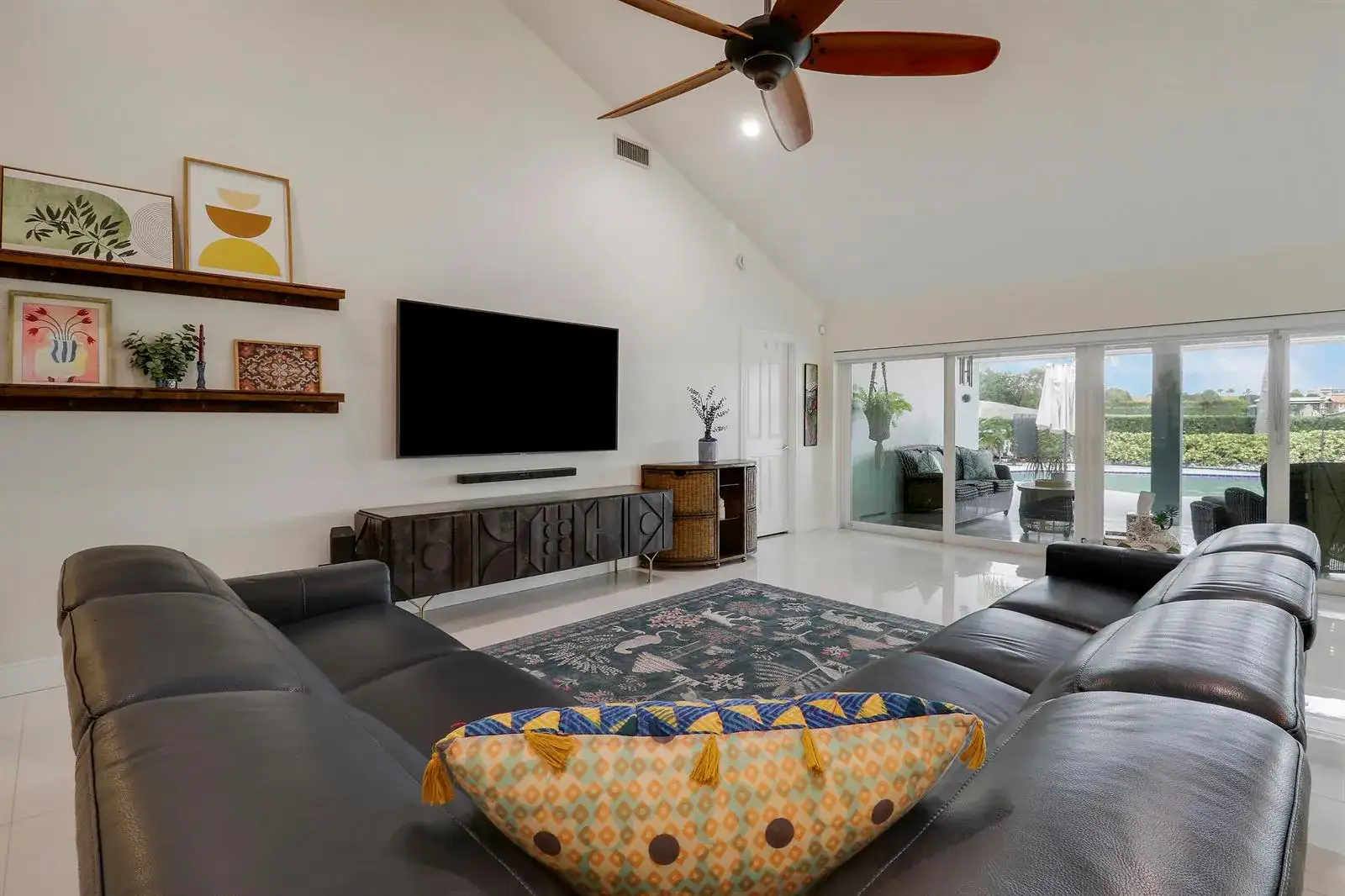 1560 Wilderness Road, West Palm Beach FL 33409 photo 4