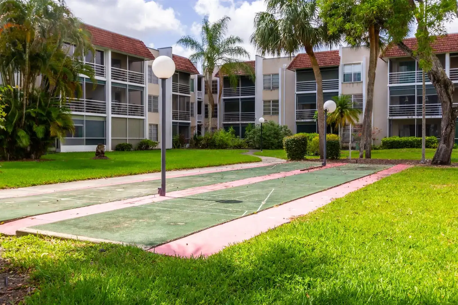 3531 Inverrary Drive # H406, Lauderhill FL 33319 photo 2