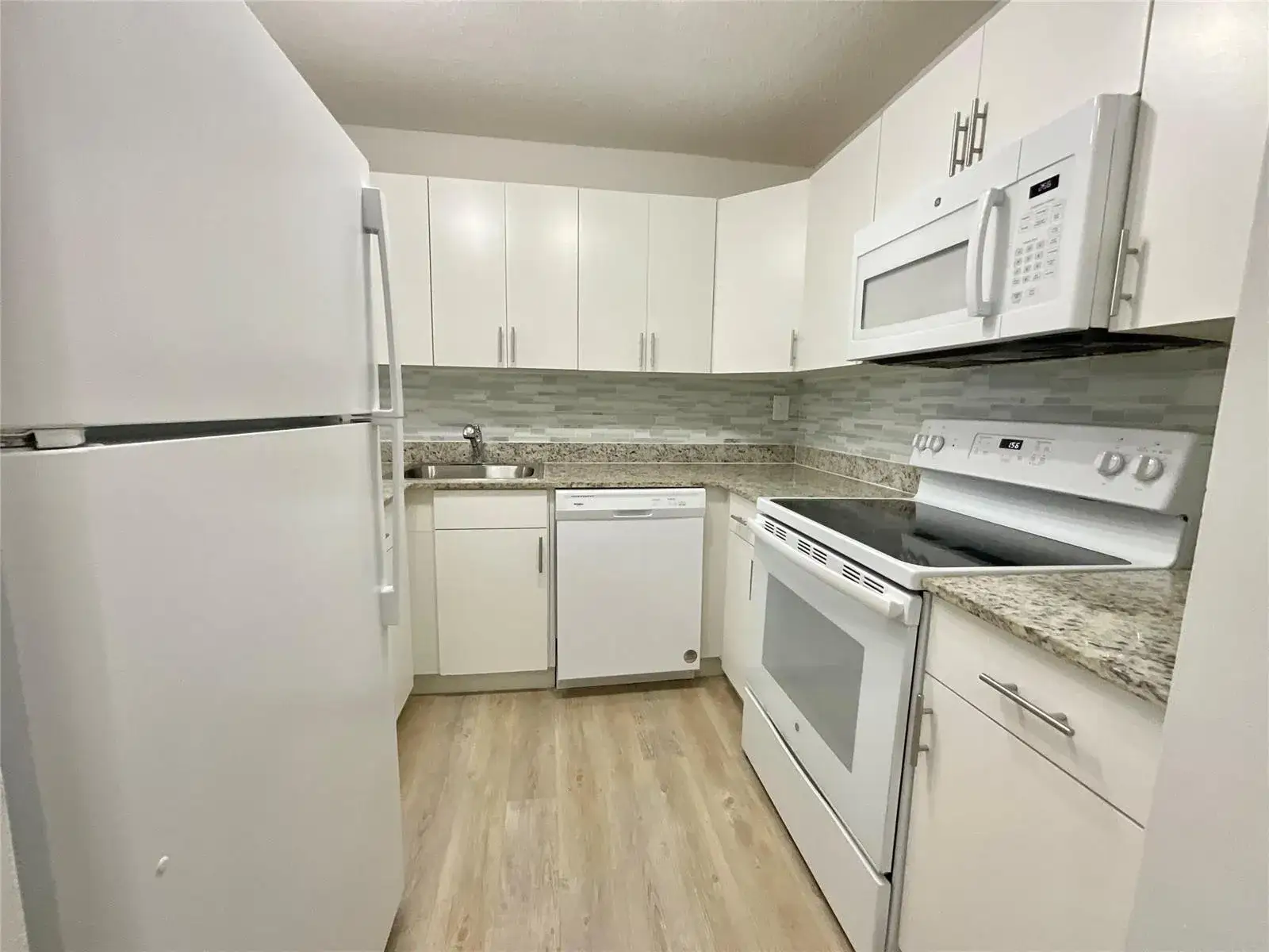 9517 Fontainebleau Boulevard # 615, Miami FL 33172