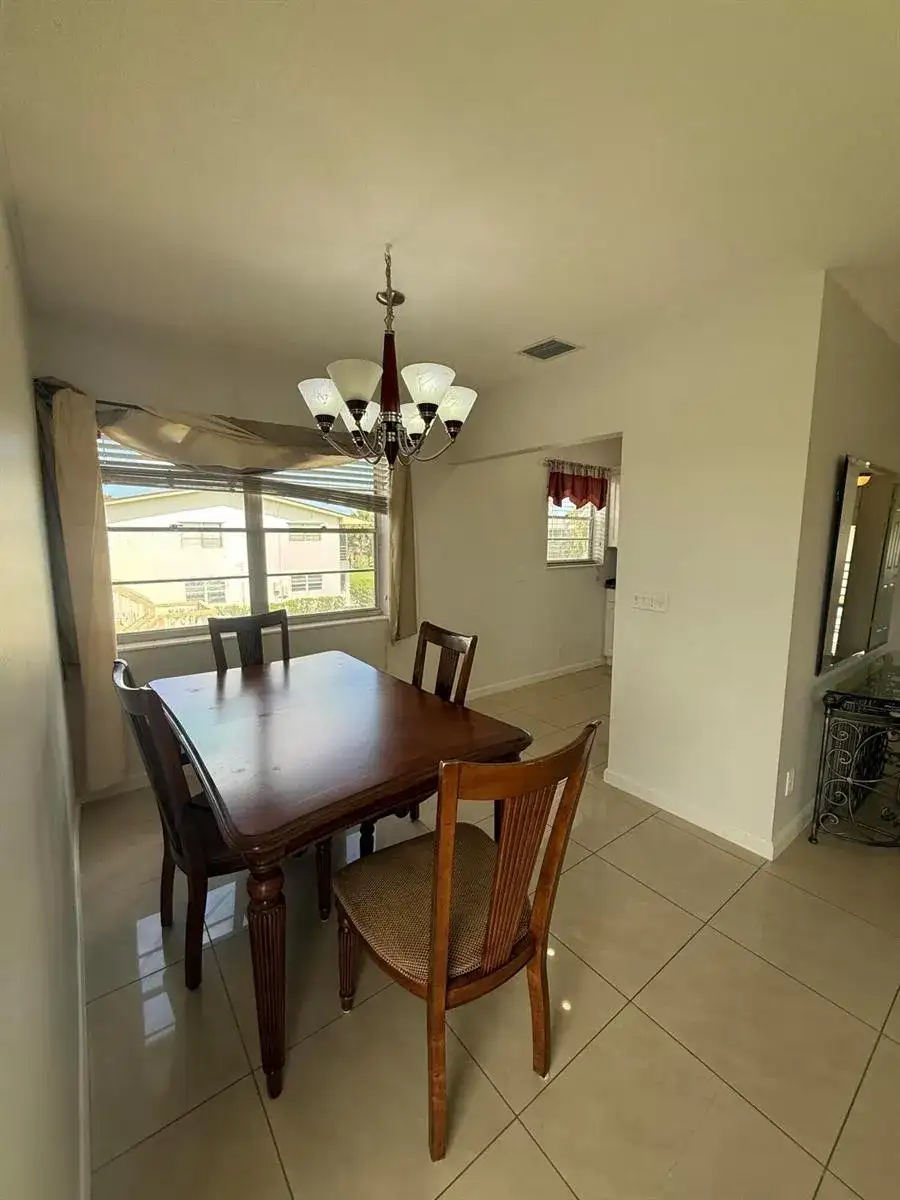 184 Easthampton H, West Palm Beach FL 33417 photo 2