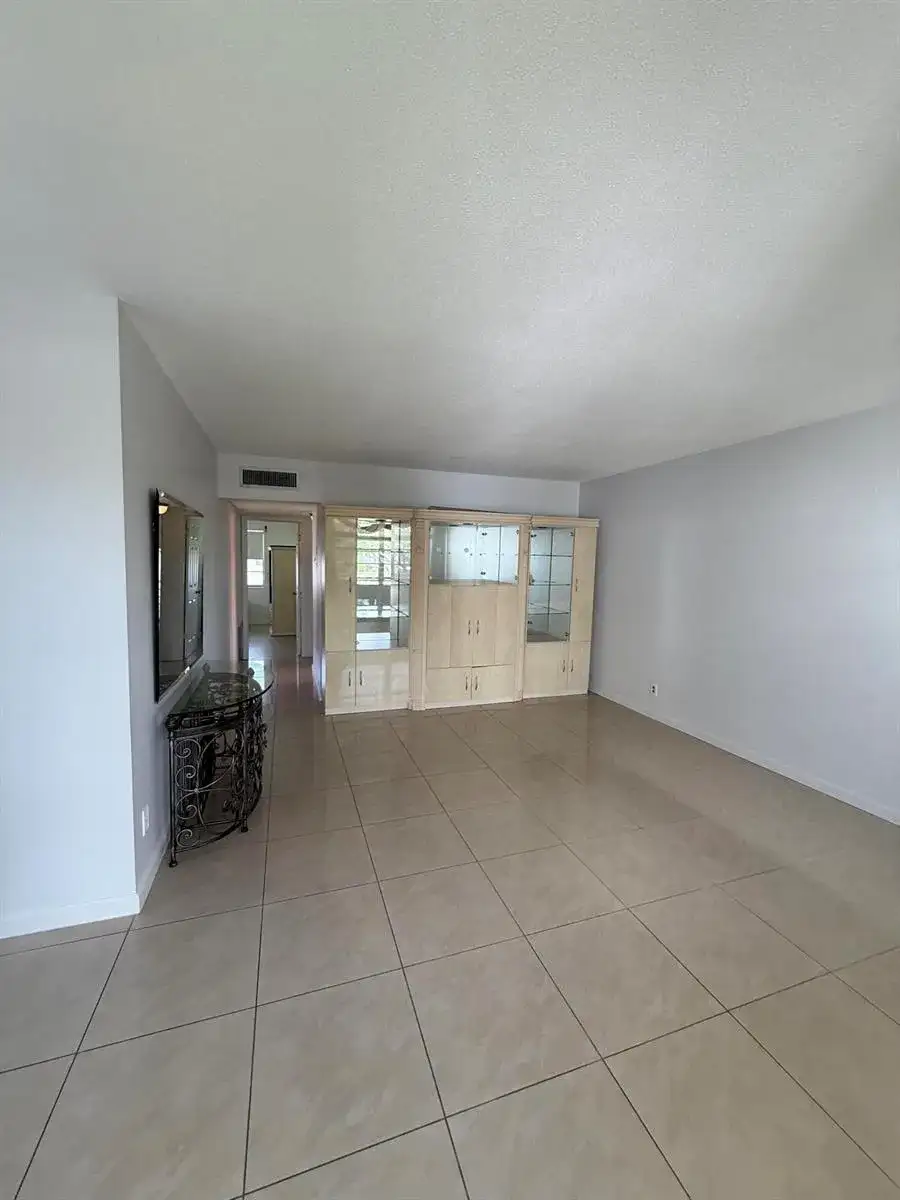 184 Easthampton H, West Palm Beach FL 33417 photo 3