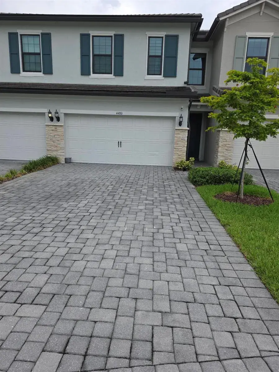 4480 W Appleton Cir W, Oakland Park FL 33309