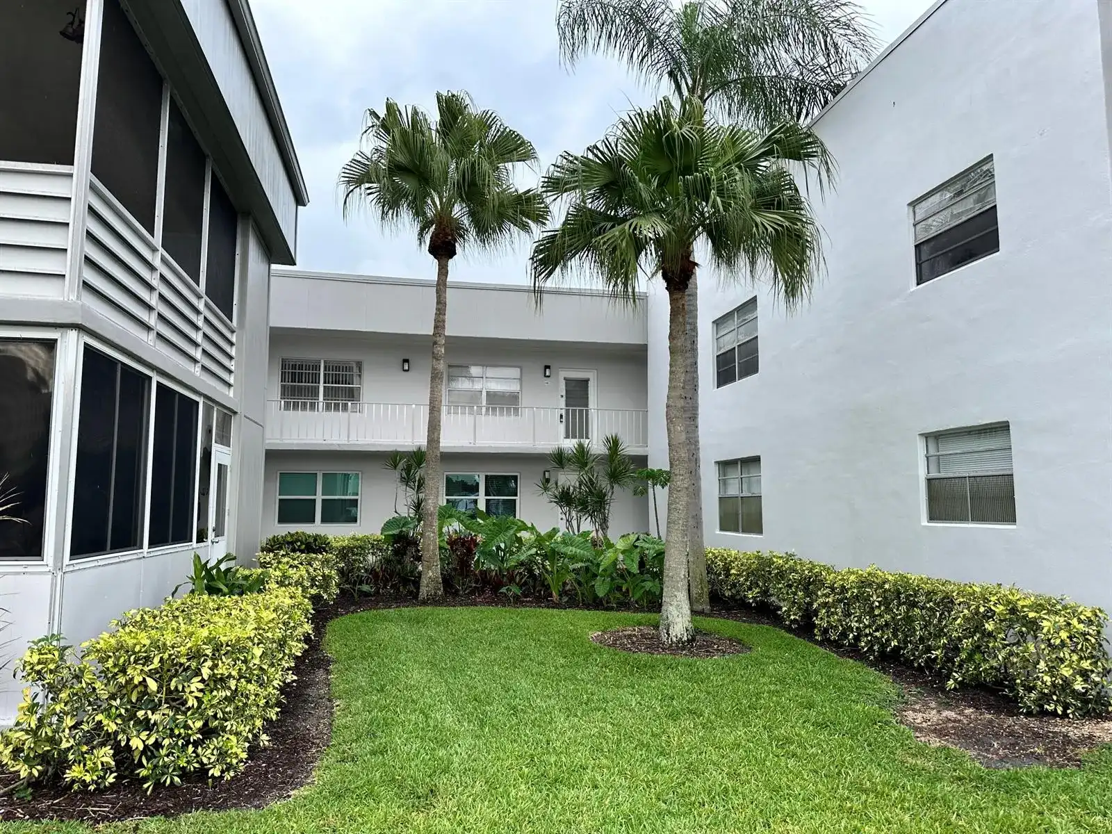 811 Flanders Q, Delray Beach FL 33484