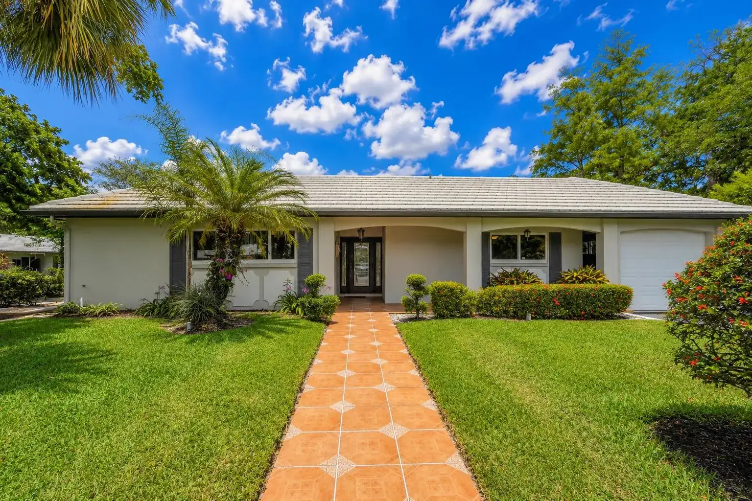 1019 E Cypress Drive, Pompano Beach FL 33069 photo 2