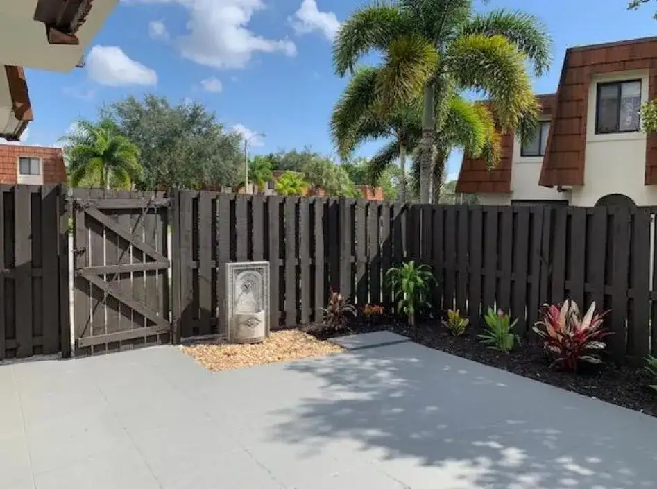 2228 White Pine Circle # B, FL 33415 photo 4
