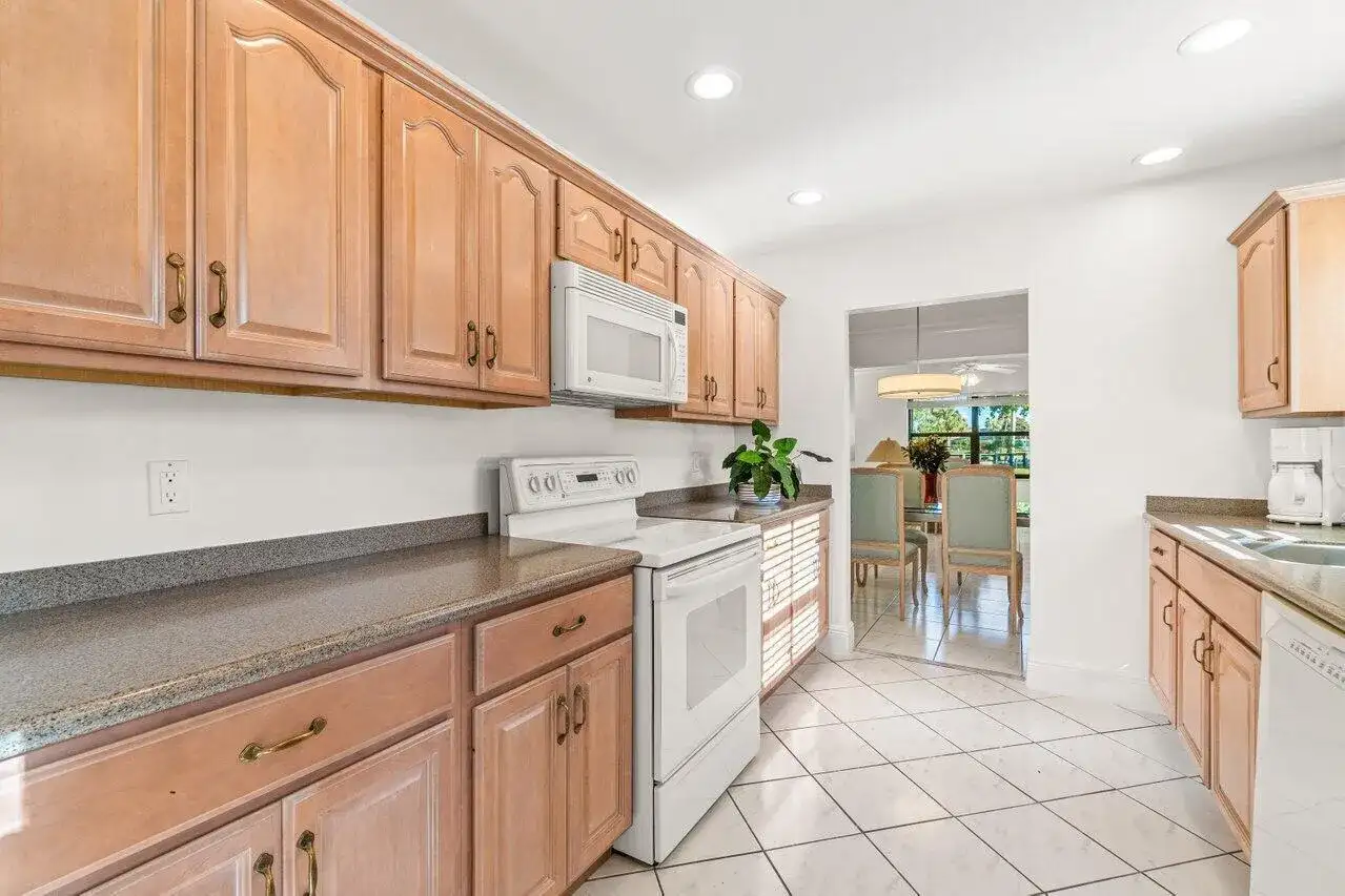 5605 Forest Oaks Terrace, Delray Beach FL 33484 photo 5