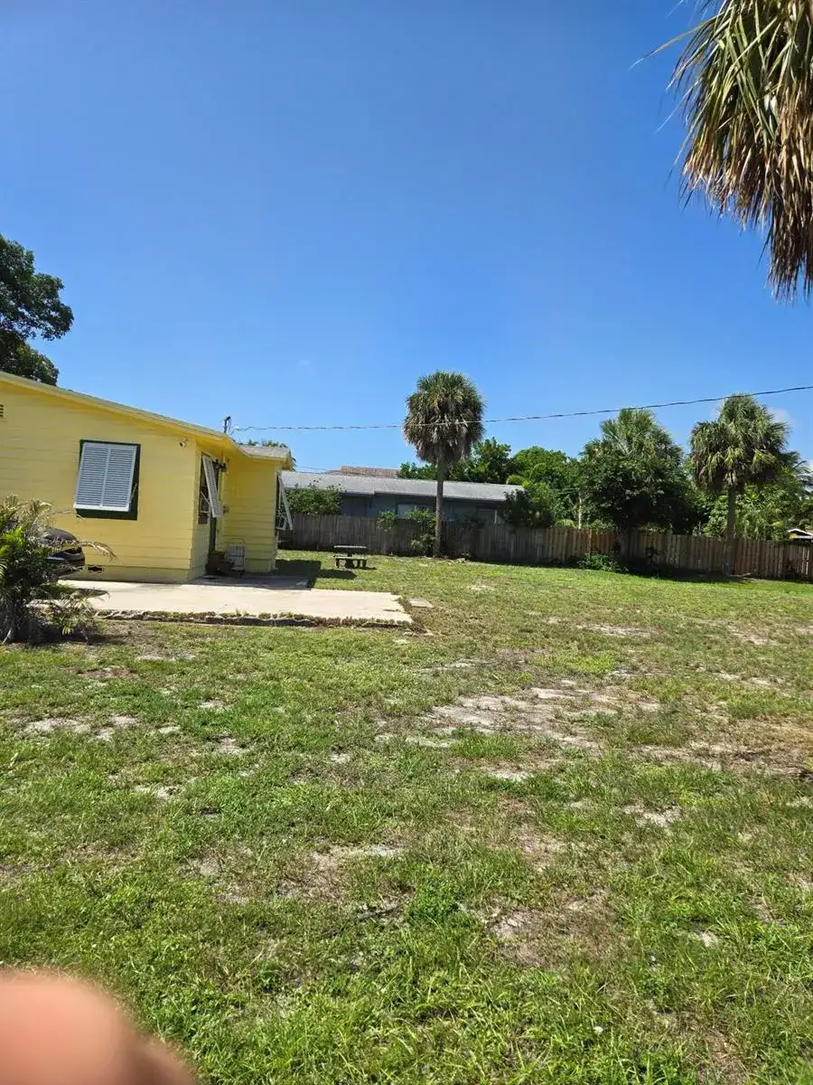 239 NE 18th Avenue, Pompano Beach FL 33060 photo 2
