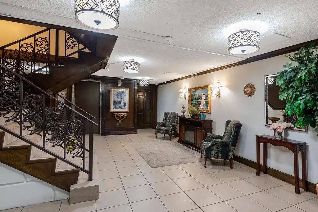 3680 Inverrary Drive # 1v, Lauderhill FL 33319 photo 2