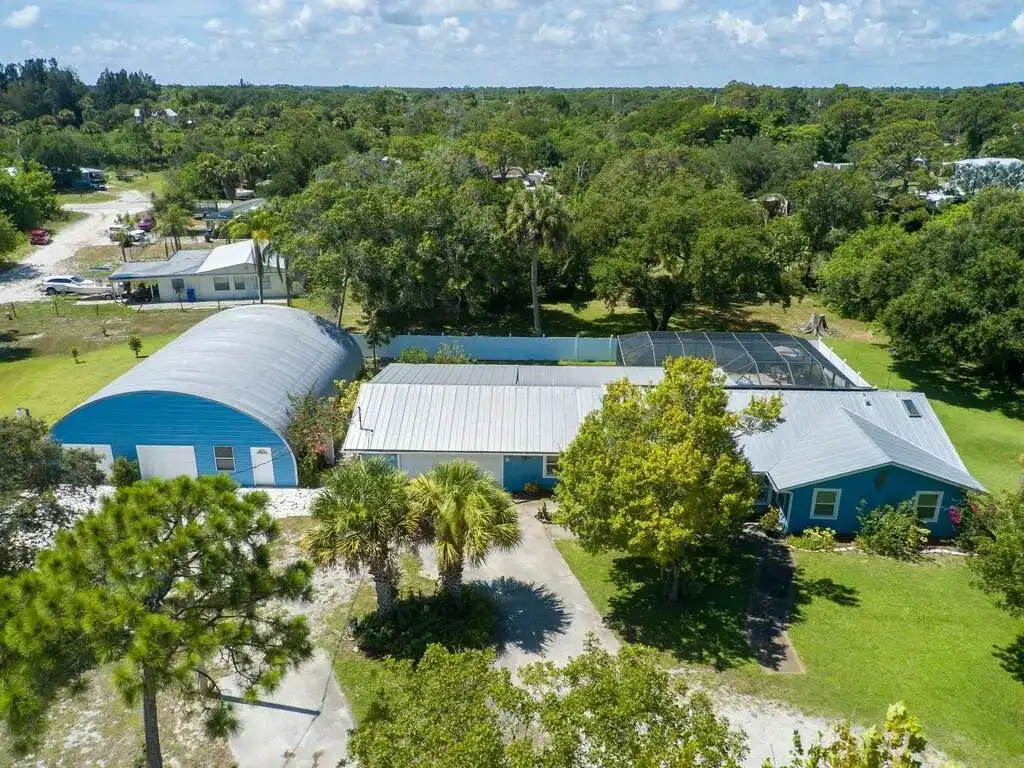 725 4th Avenue SW, Vero Beach FL 32962