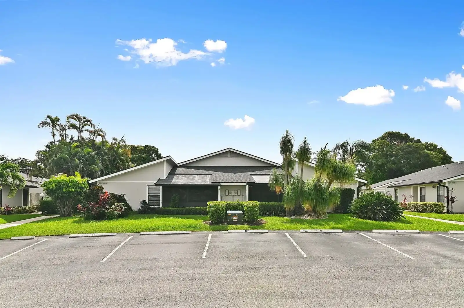 4383 Willow Pond Circle, West Palm Beach FL 33417