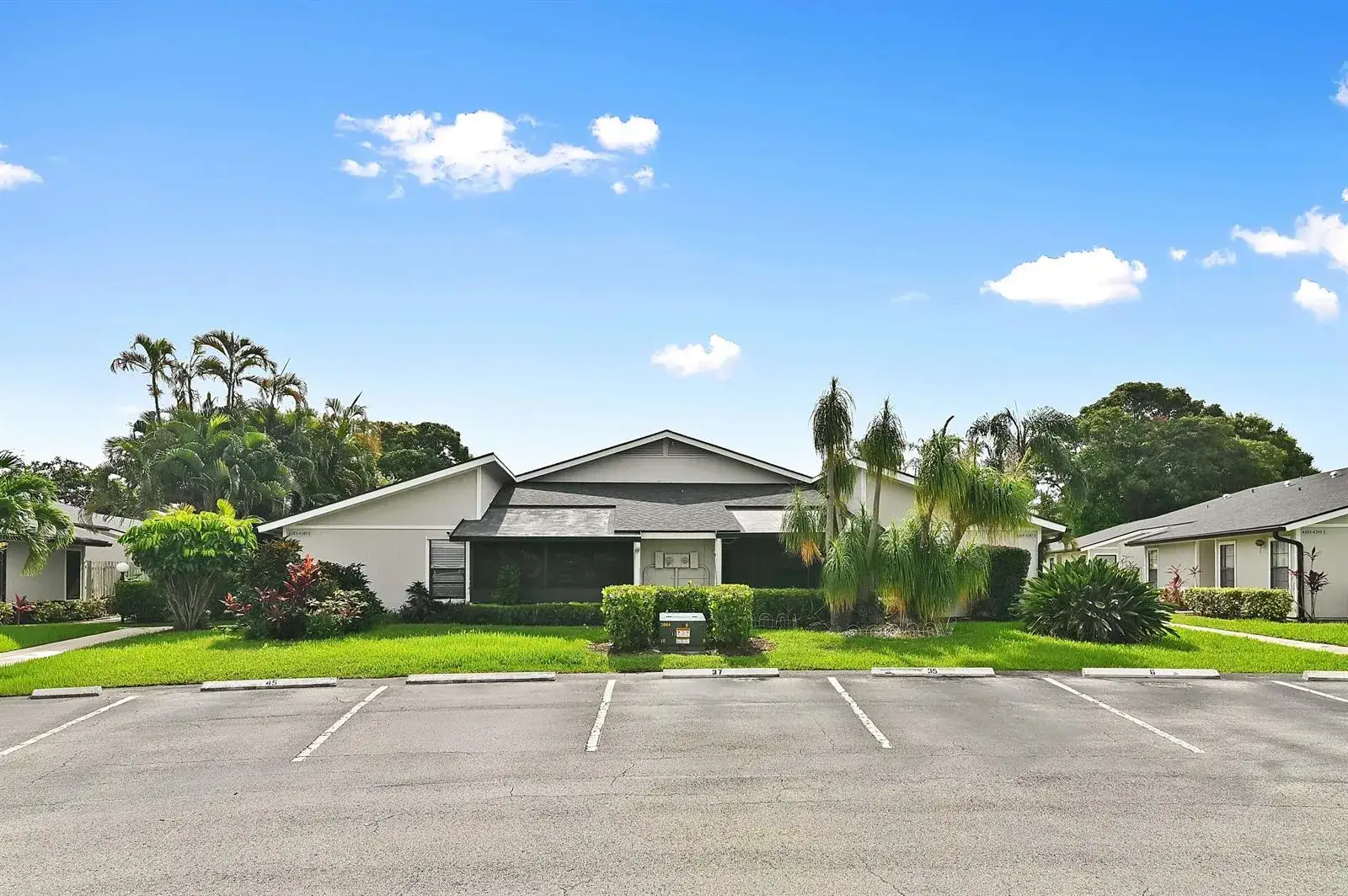 4383 Willow Pond Circle, West Palm Beach FL 33417