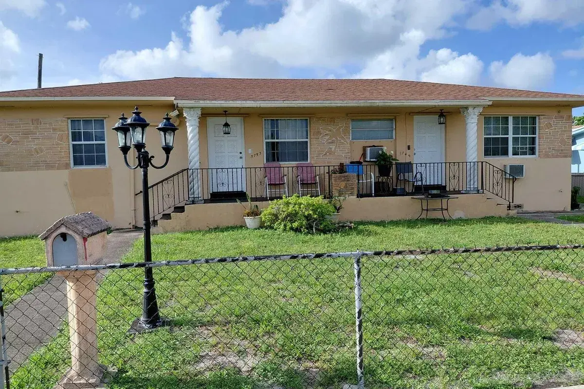 5749-5753 Grant Street, Hollywood FL 33021
