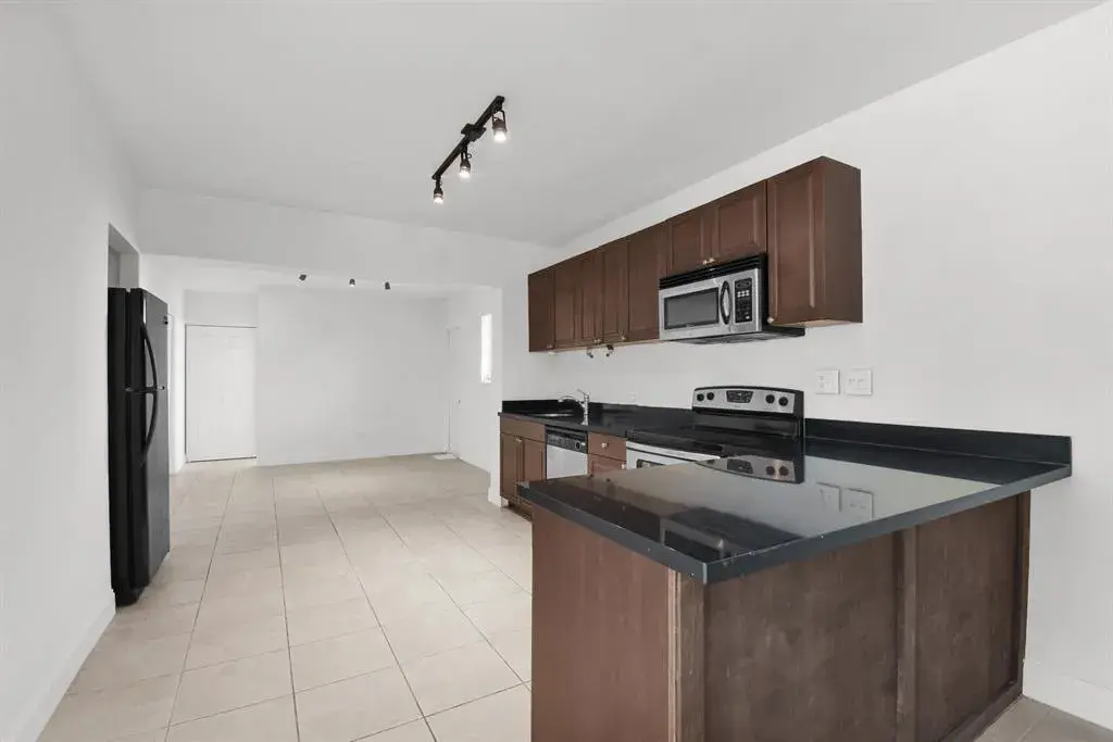 1116 S 17th Avenue S, Hollywood FL 33020