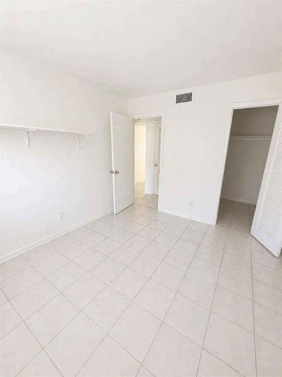 1401 NE 17th Court # 208, Fort Lauderdale FL 33305