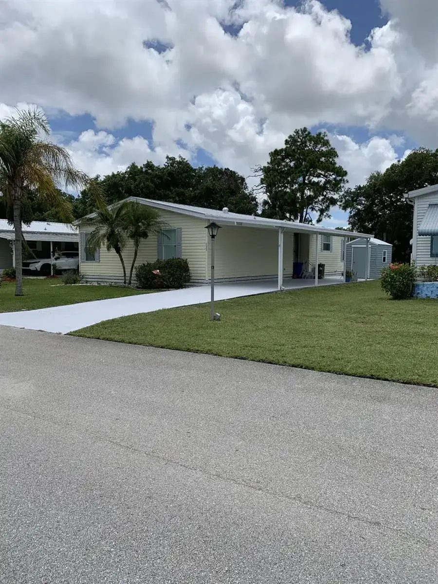 133 Camino Del Rio, Port St. Lucie FL 34952 photo 2