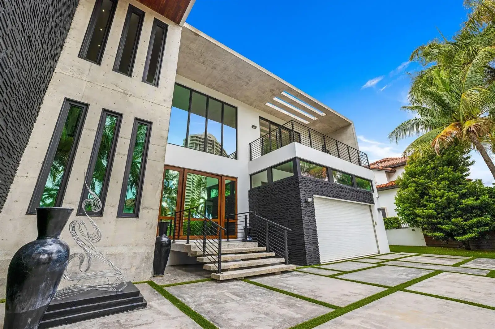 3462 NE 171st Street, North Miami Beach FL 33160 photo 2
