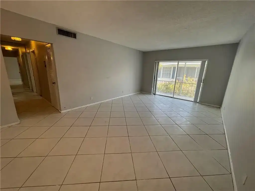 2180 NE 67th Street # 730, Fort Lauderdale FL 33308