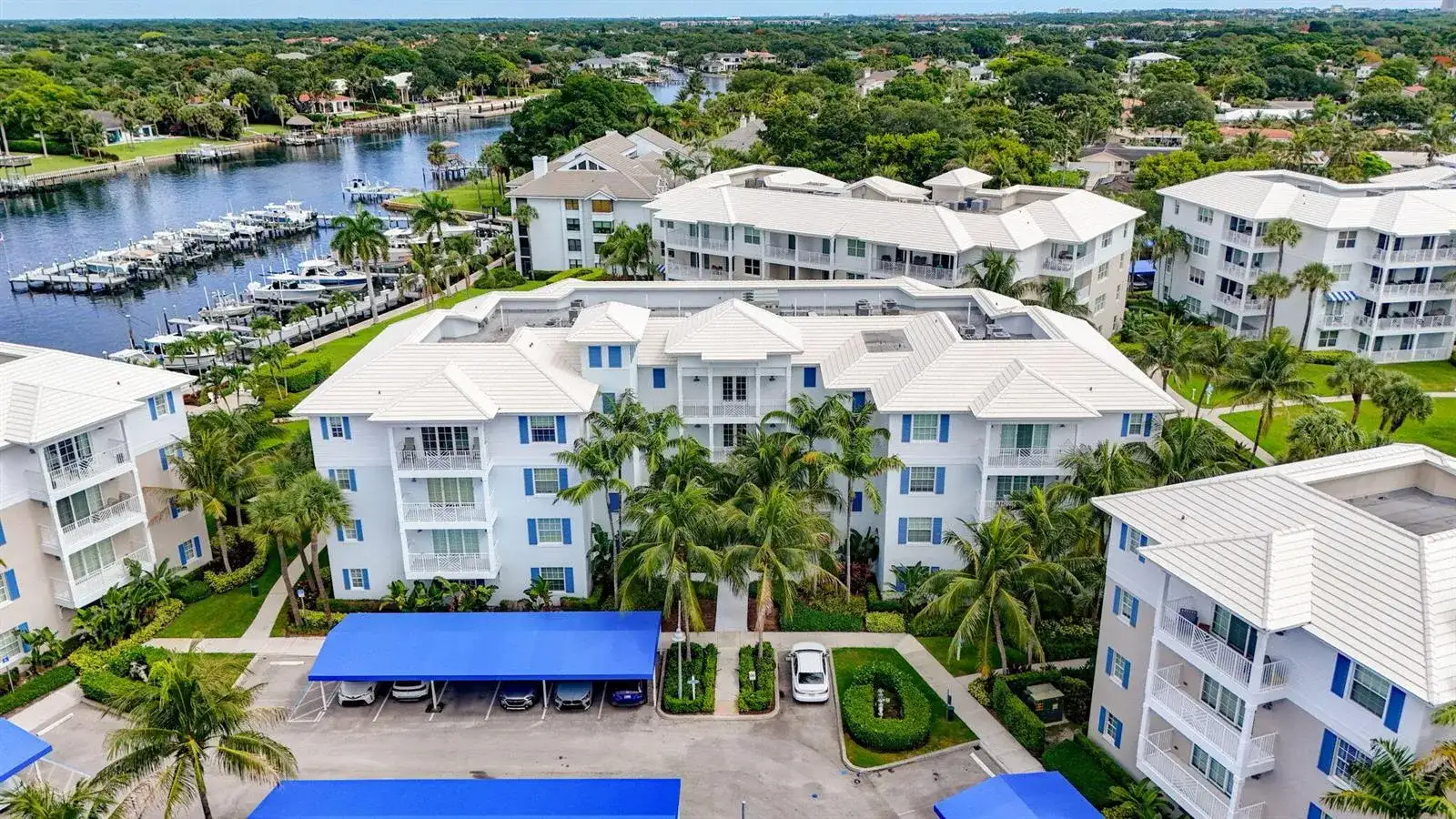 712 Bay Colony Drive S, Juno Beach FL 33408 photo 2