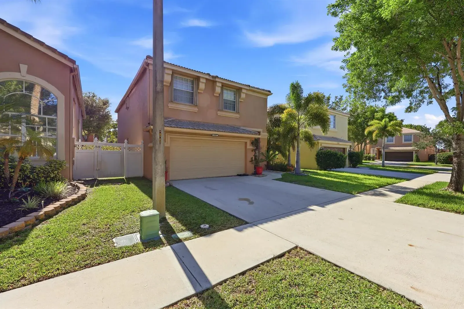 1327 Isleworth Court, Royal Palm Beach FL 33411