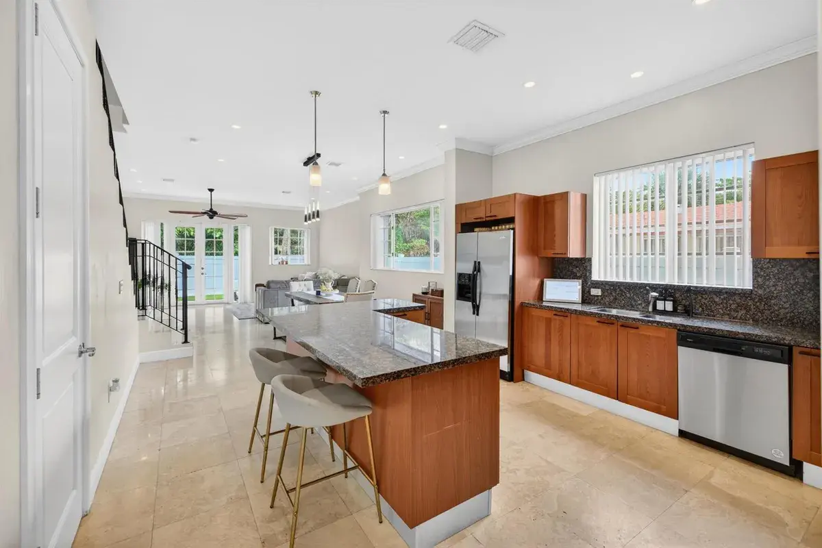 825 Sw 12th Street, Fort Lauderdale FL 33315