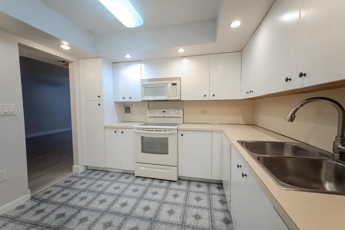 2800 N 46th # A502, Hollywood FL 33021
