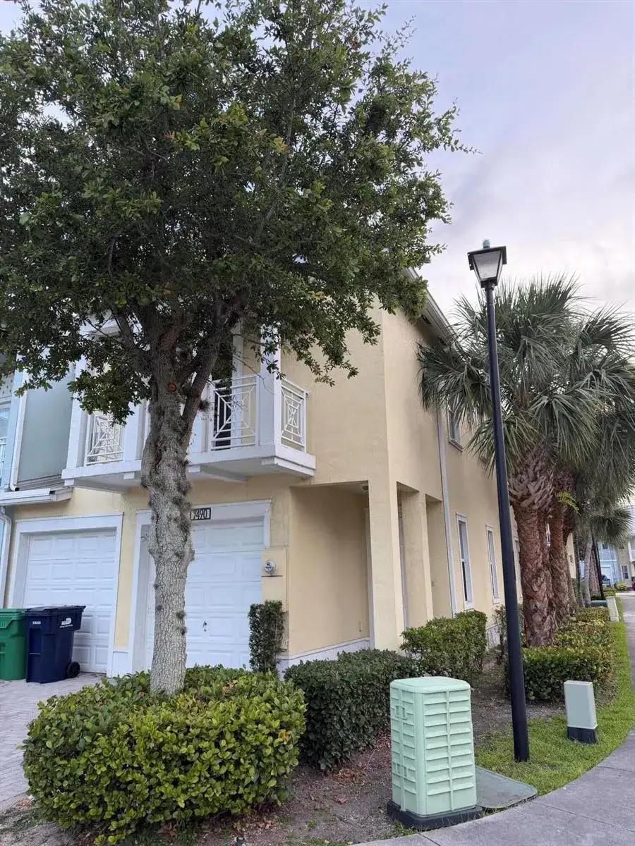 7490 NW 115th Court, Doral FL 33178 photo 2