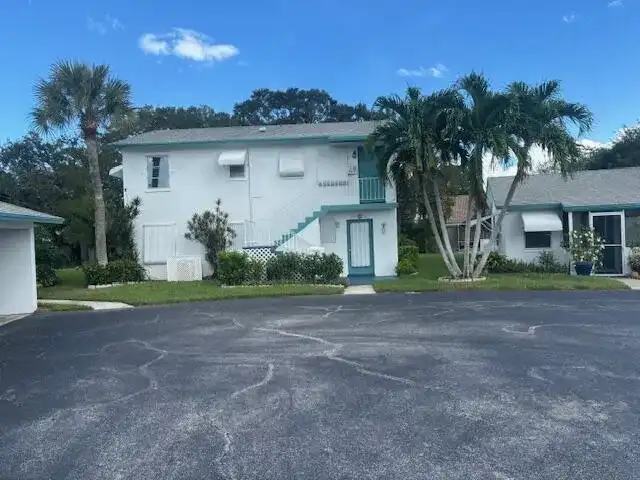10162 N Meridian Way Way N # 6, Palm Beach Gardens FL 33410