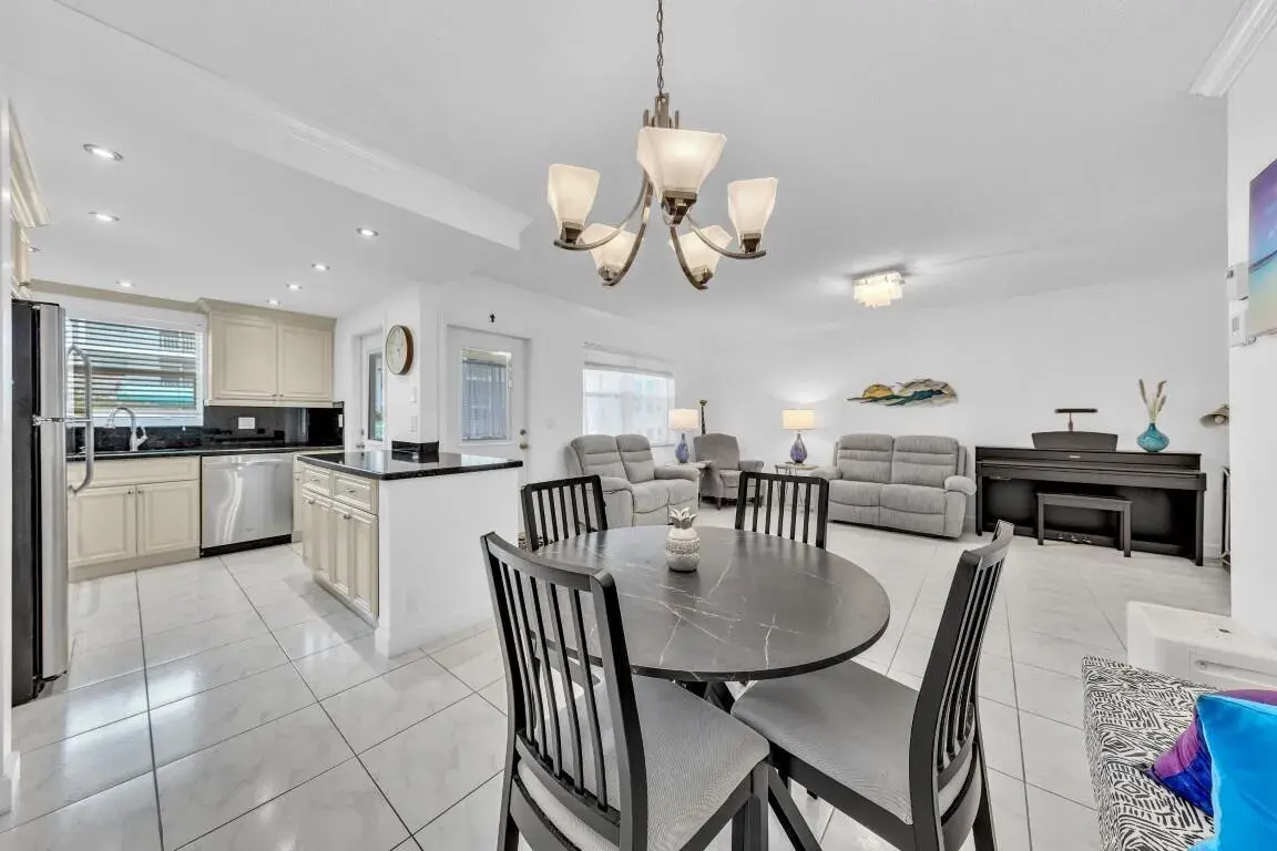 580 Egret Drive # 121, Hallandale Beach FL 33009