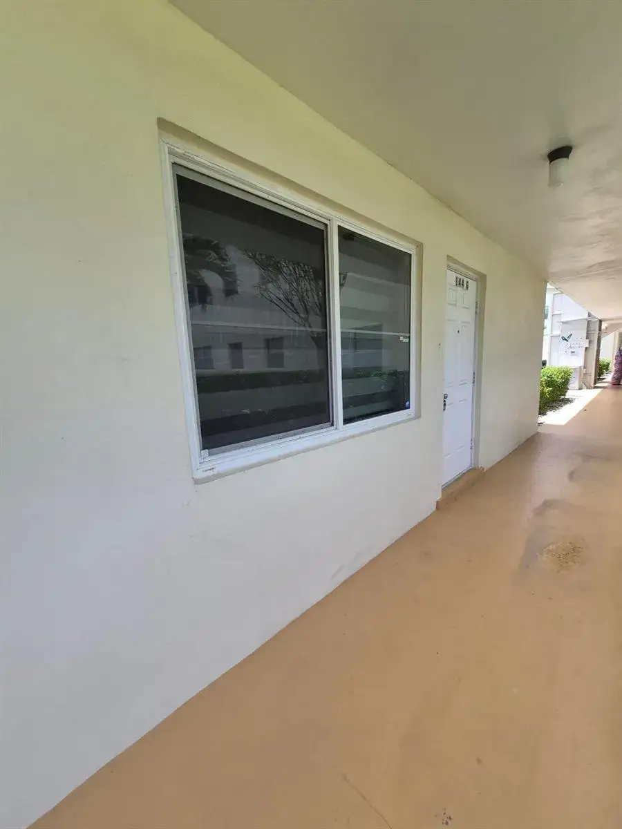 144 Dorchester G, West Palm Beach FL 33417
