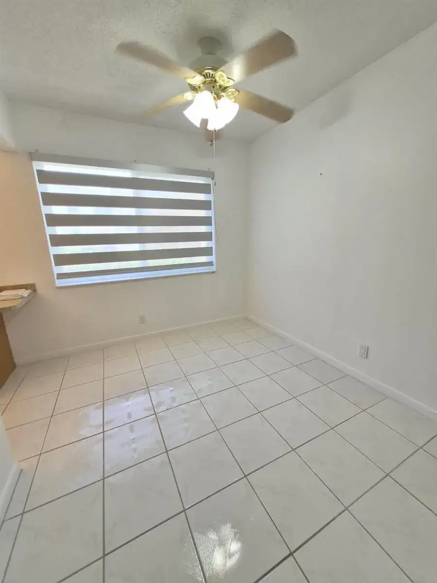 144 Dorchester G, West Palm Beach FL 33417 photo 4