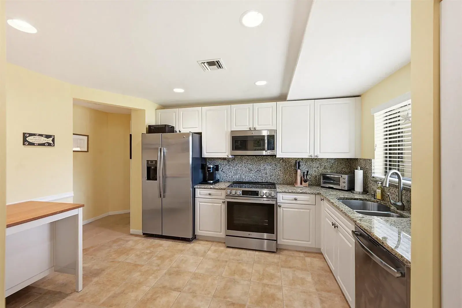 22 Lexington Lane W # D, Palm Beach Gardens FL 33418