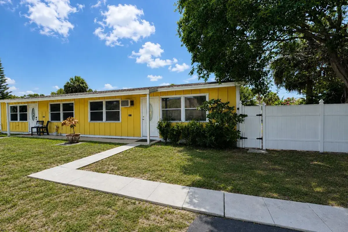 8537 40th Terrace N, Palm Beach Gardens FL 33410