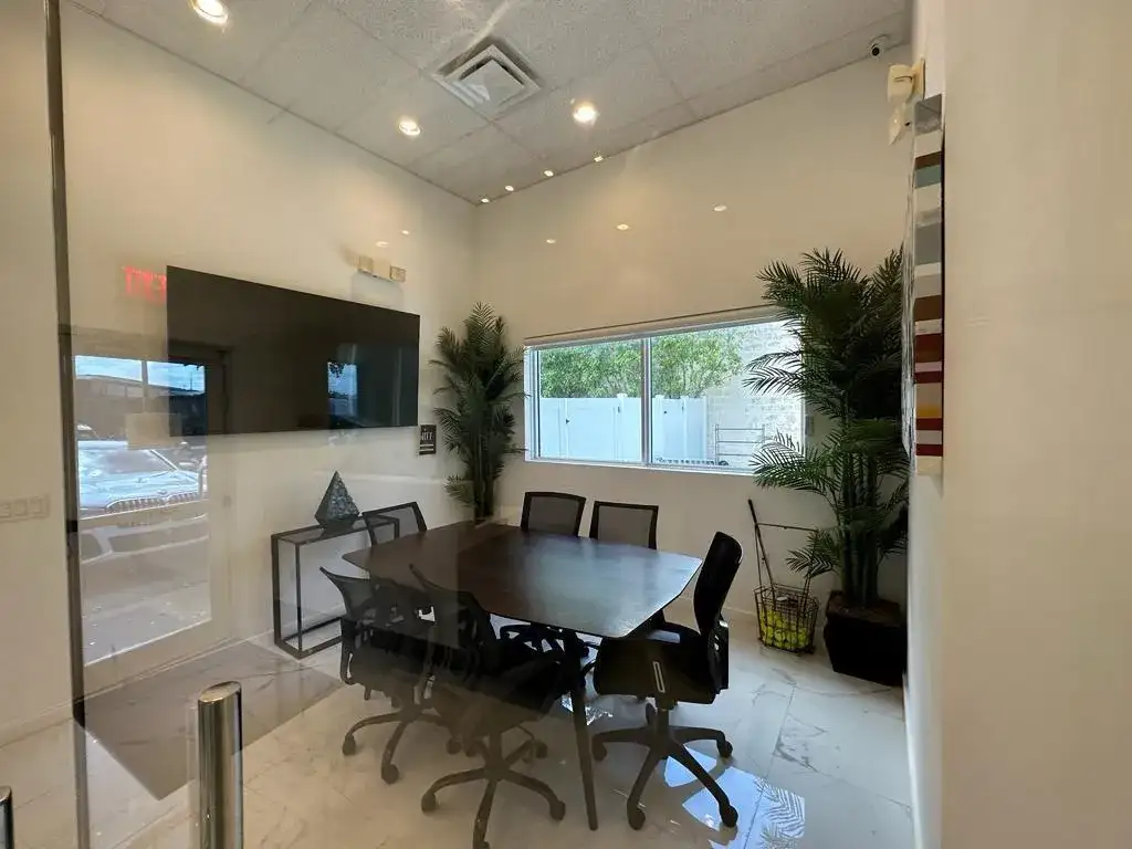 425 NW 10th Terrace, Hallandale Beach FL 33009 photo 4
