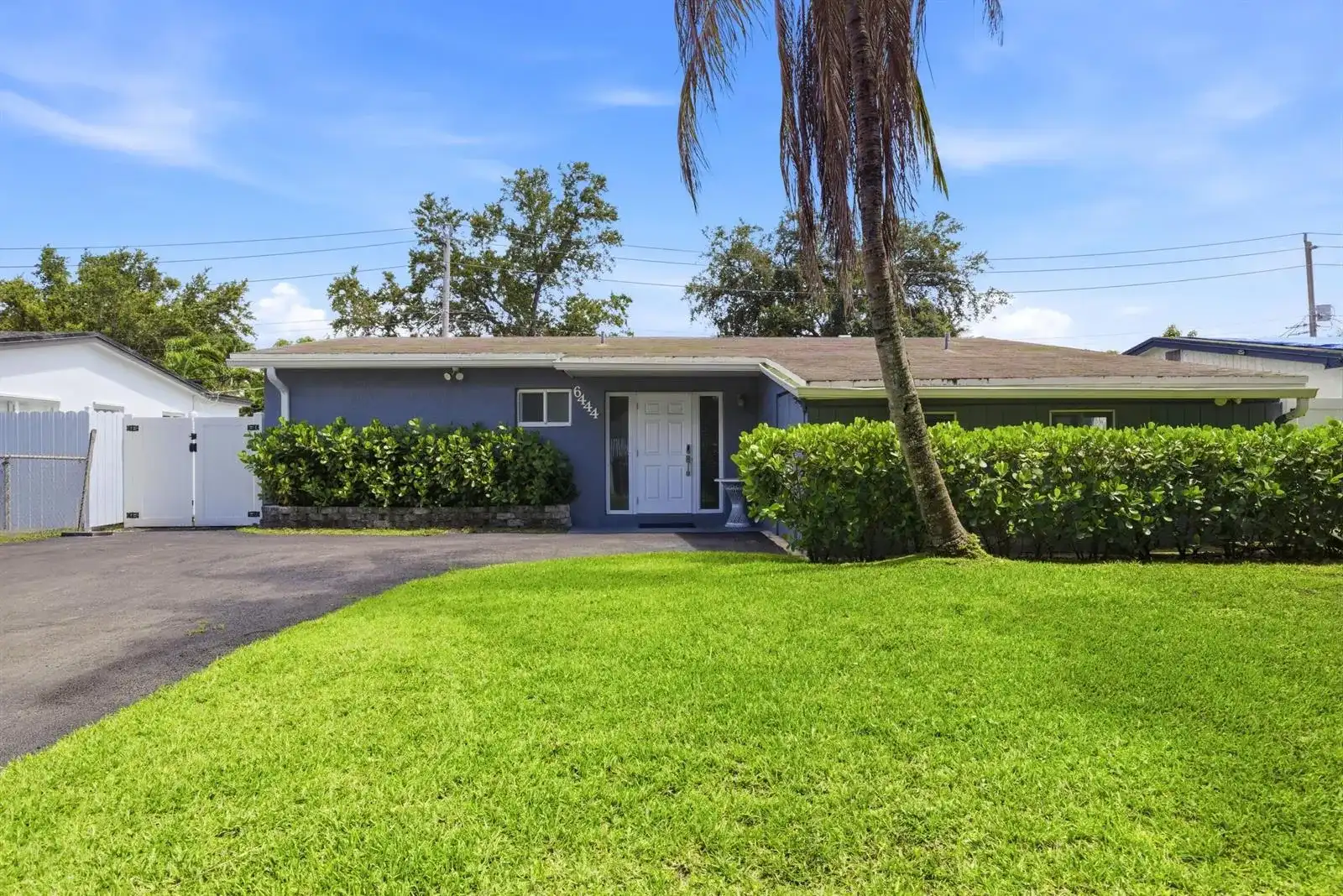 6444 Oak Street, Hollywood FL 33024