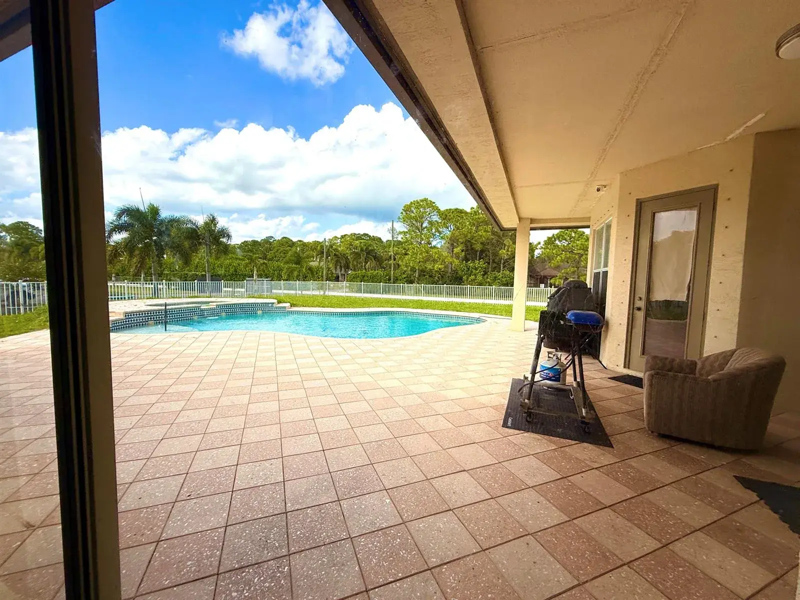 6613 Hall Boulevard, FL 33470
