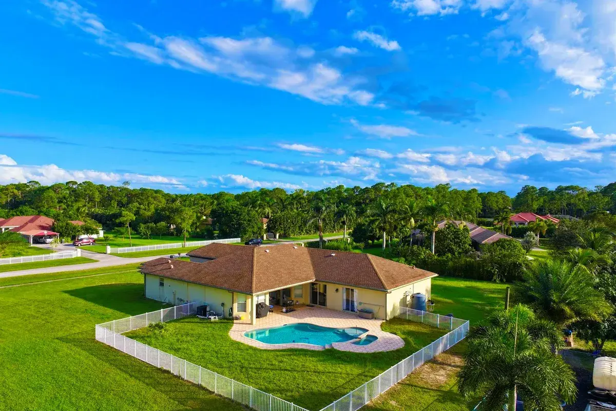 6613 Hall Boulevard, FL 33470