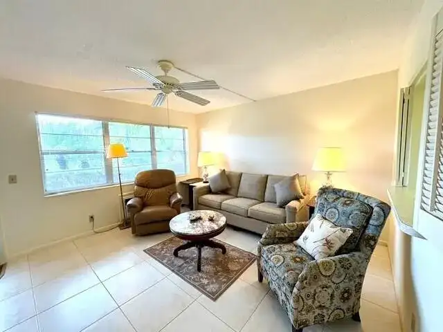 116 Windsor F, West Palm Beach FL 33417 photo 3