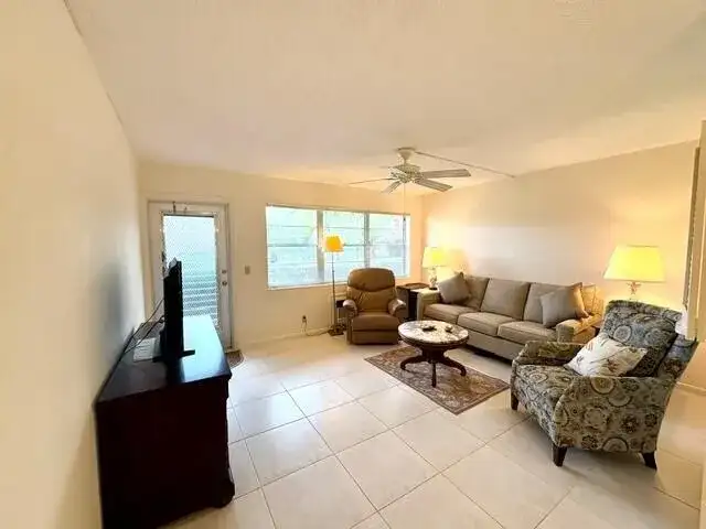 116 Windsor F, West Palm Beach FL 33417 photo 5