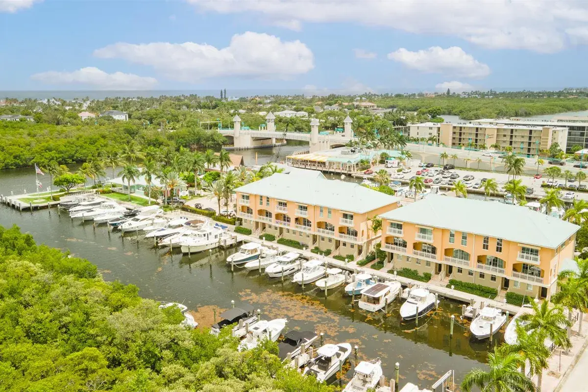 643 Casa Loma Boulevard, Boynton Beach FL 33435
