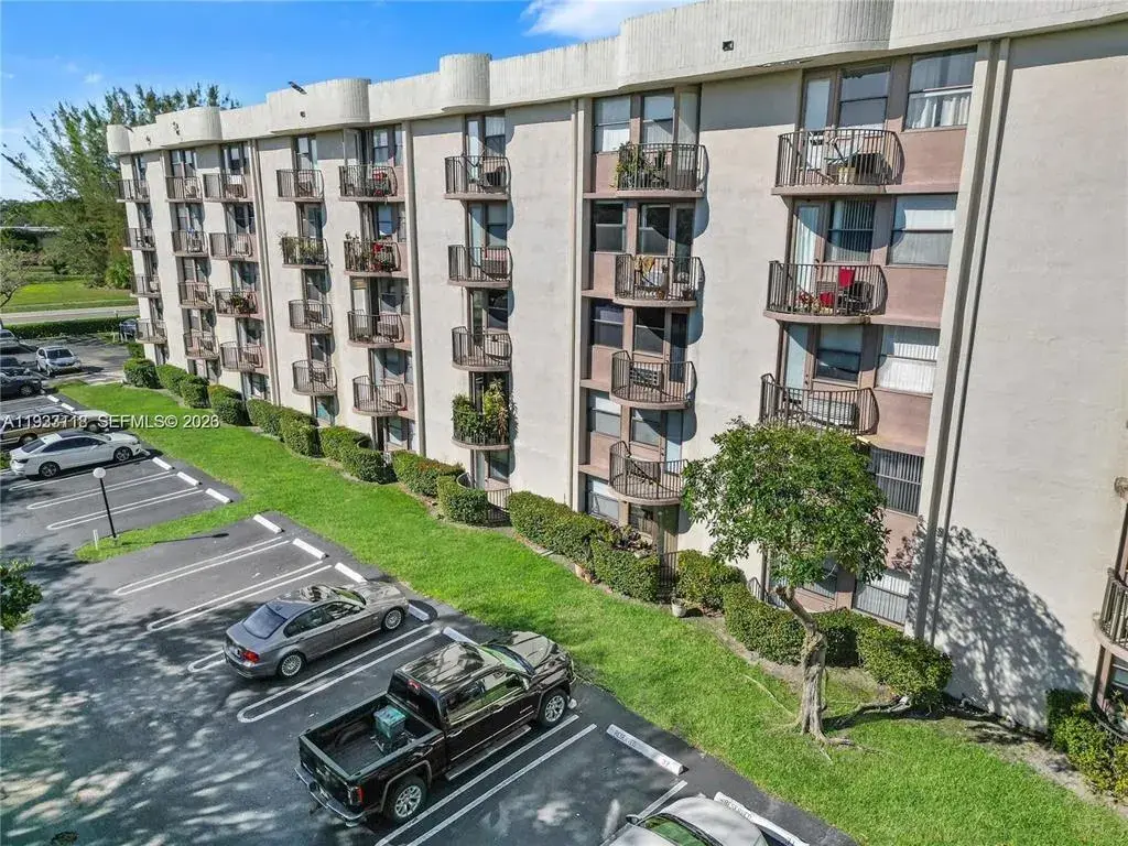 2701 Riverside Drive Apt 516, Coral Springs FL 33065