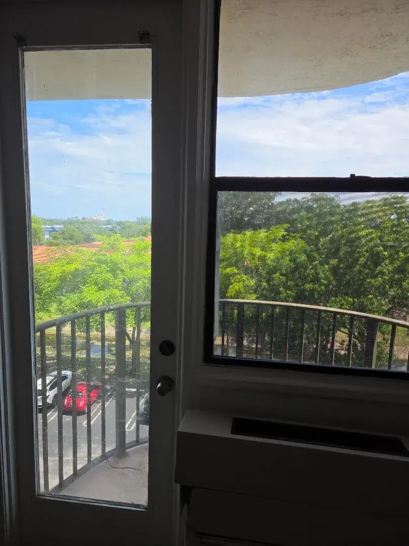 2701 Riverside Drive Apt 516, Coral Springs FL 33065