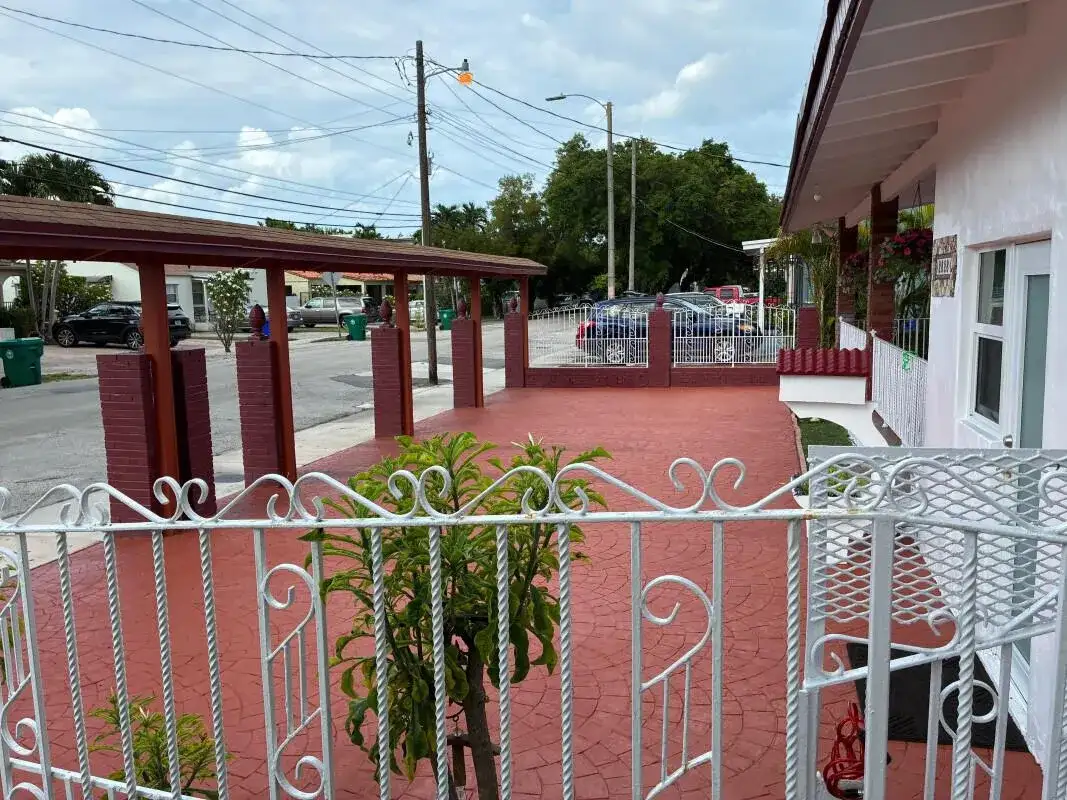 2828 SW 2nd Street, Miami FL 33135 photo 4